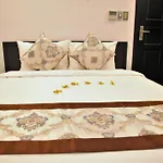 J&B Hotel & Apartment