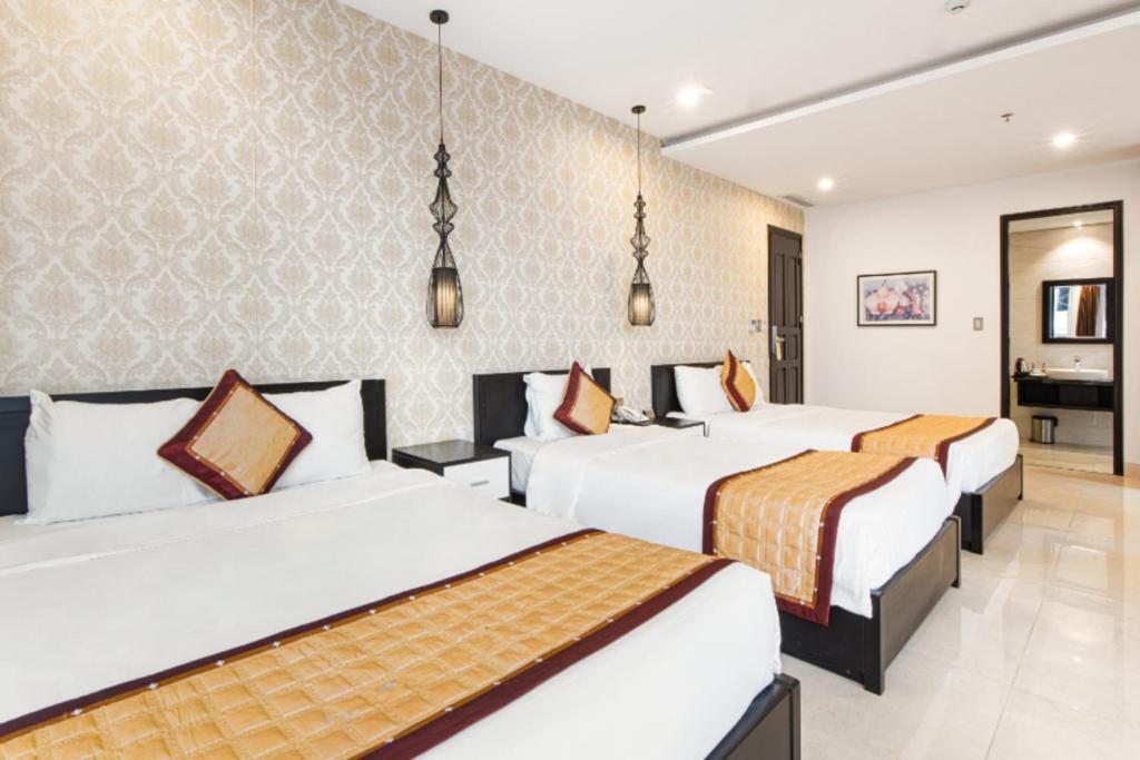 Hotel J&b & 4*