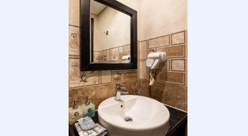 Hotel J&b &