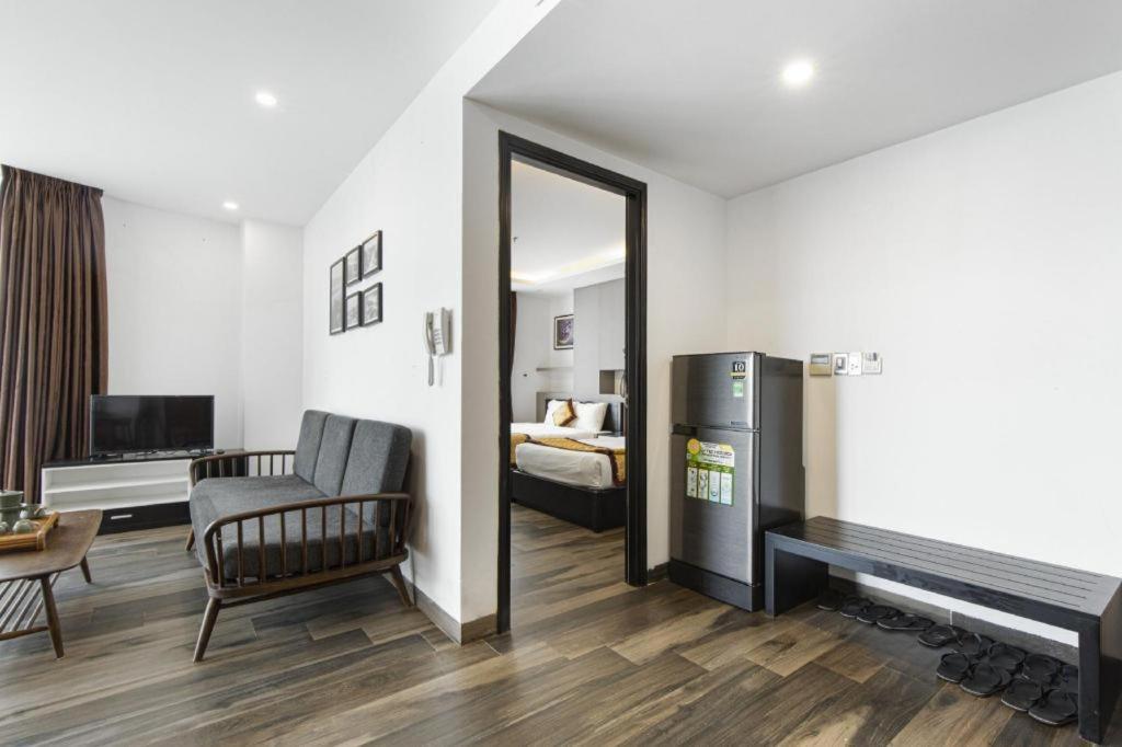 J&b & 4* Đà Nẵng