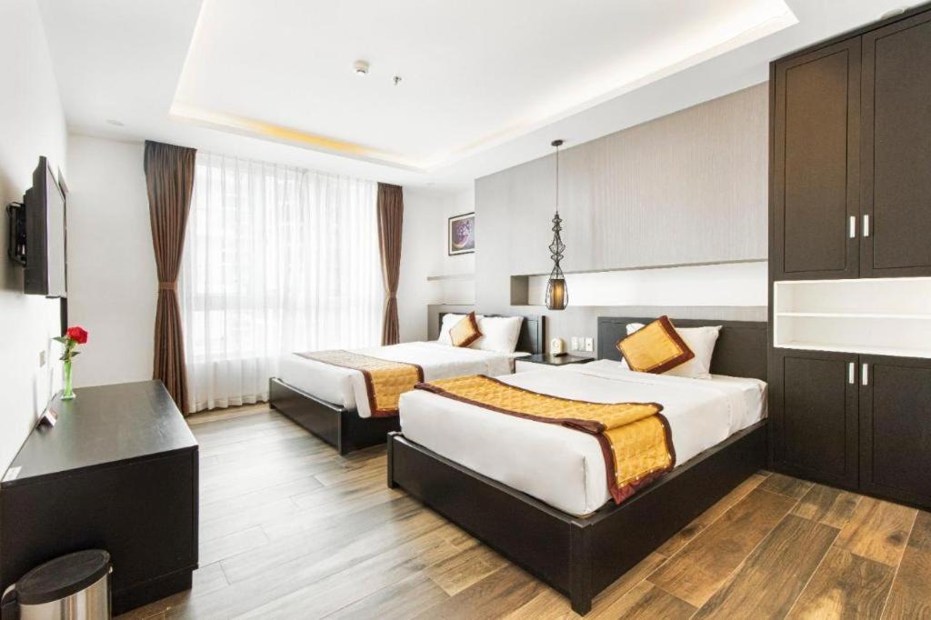 J&b & Khách sạn 4*