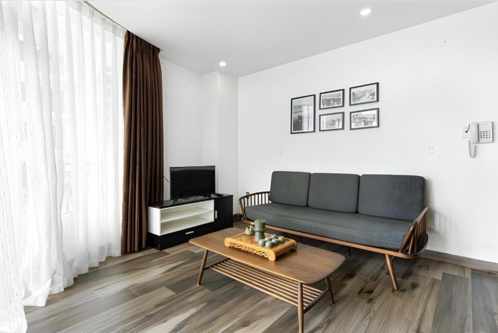 J&b & Khách sạn 4*
